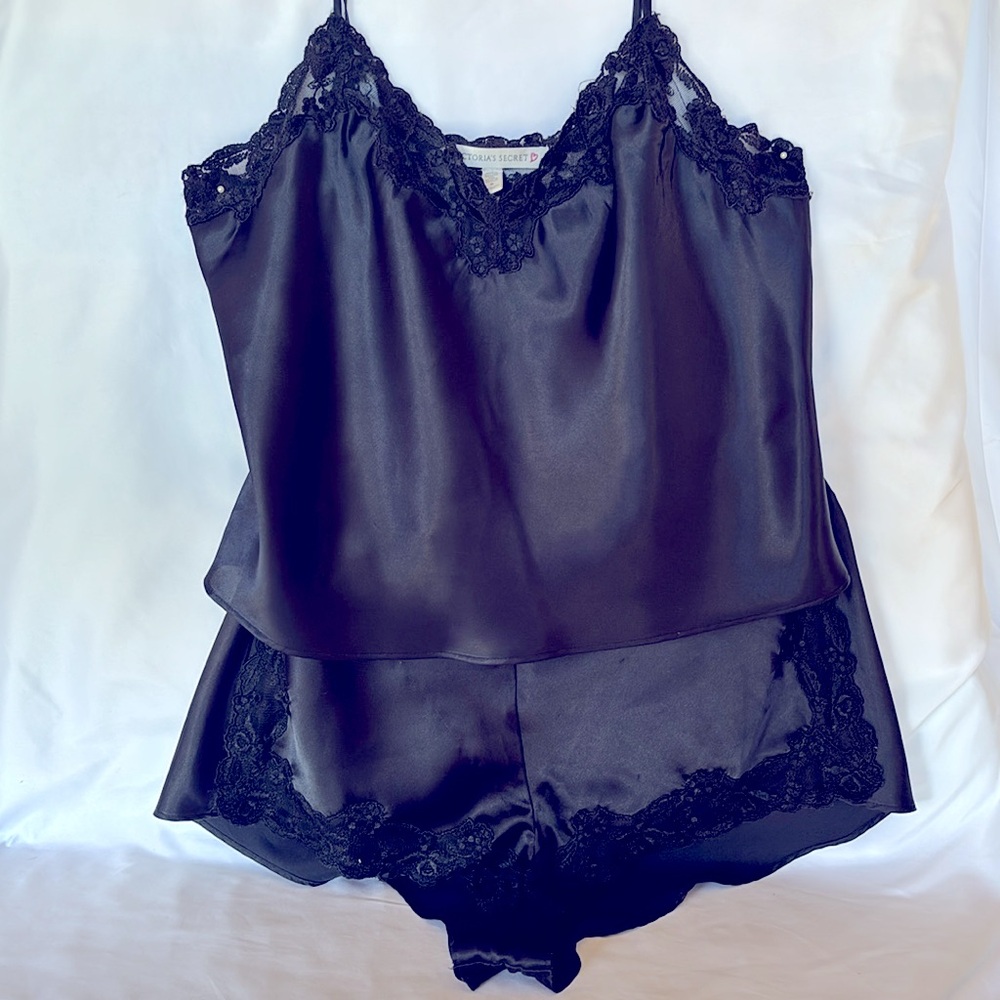 VINTAGE 90’s VICTORIA’S SECRET BEAUTIFUL SEXY CAMI & FLUTTER SHORT SET BLACK M - Picture 1 of 15